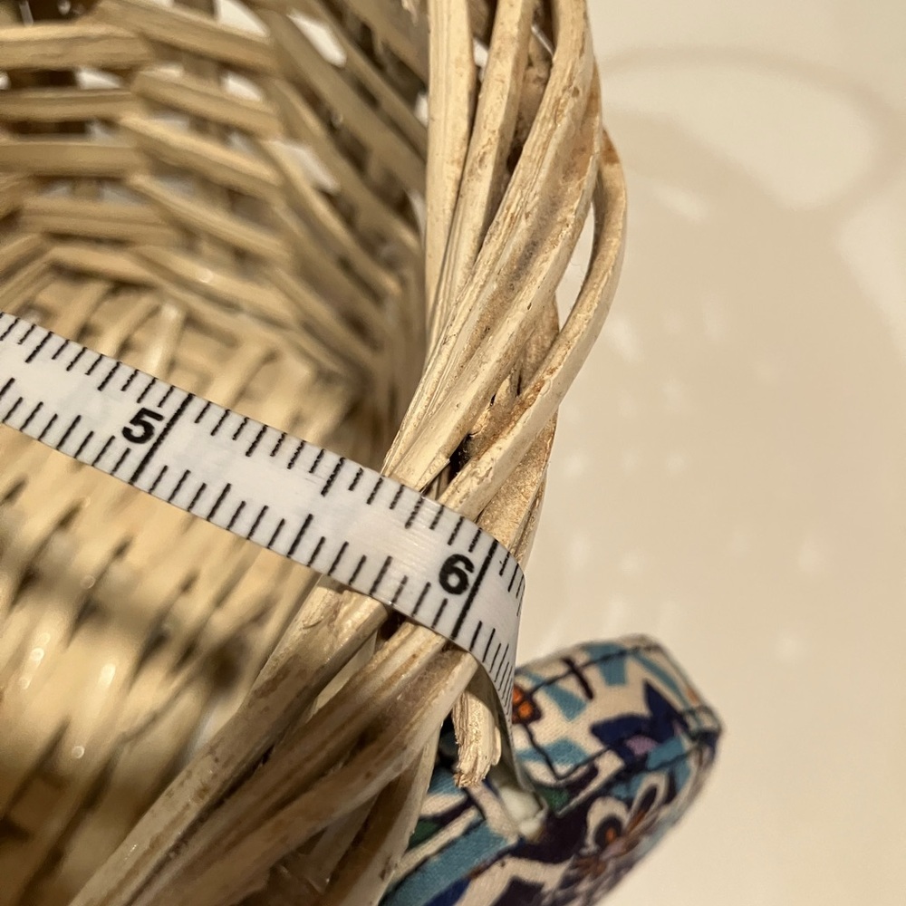 Floral Woven Basket with Handles hand painted - Picture 4 of 12